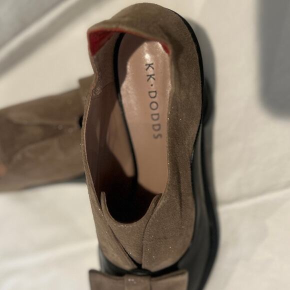 KK DODDS NWOB Leather Suede Bow Spat Loafer Tan Black Hand Crafted Italy 6.5/37 - Picture 2 of 6